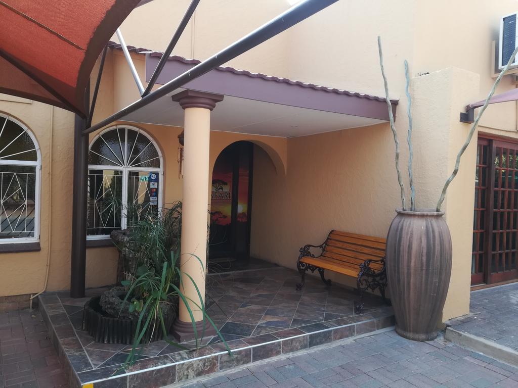 Safari Guesthouse Vryburg Buitenkant foto