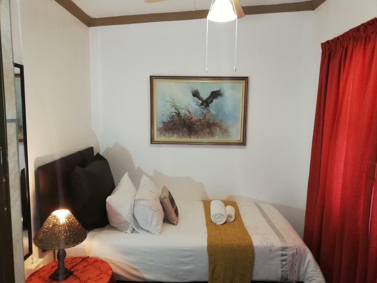 Safari Guesthouse Vryburg Buitenkant foto