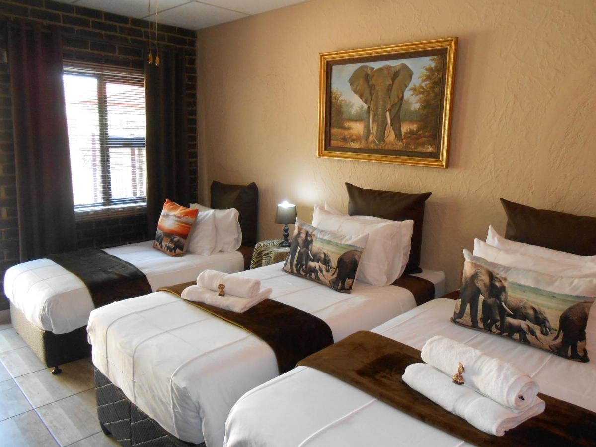 Safari Guesthouse Vryburg Buitenkant foto