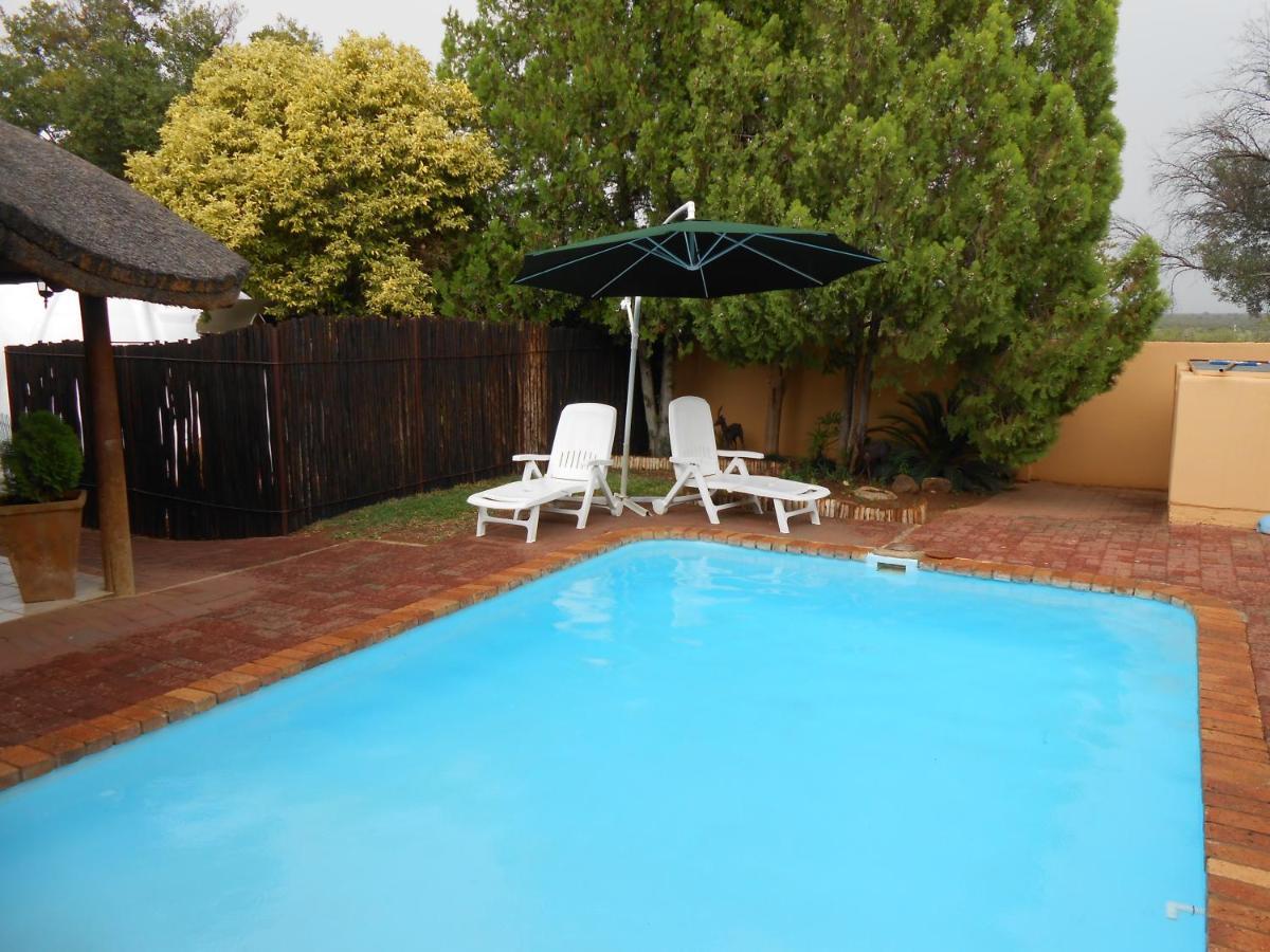 Safari Guesthouse Vryburg Buitenkant foto