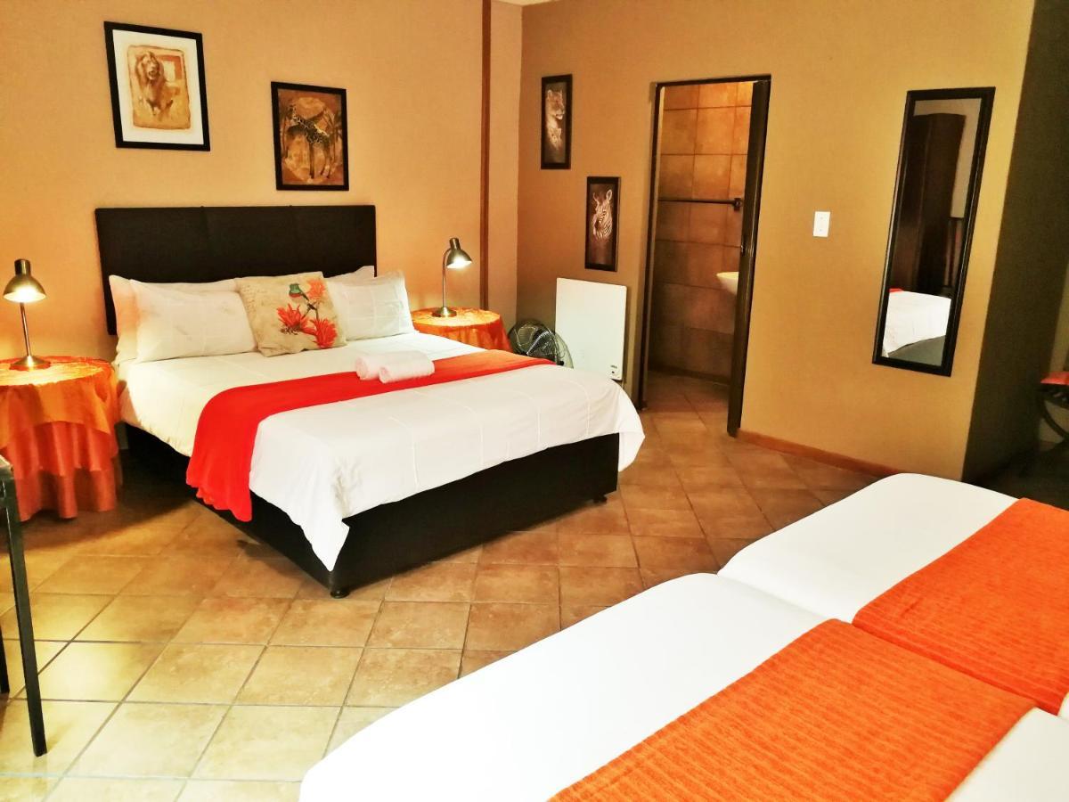 Safari Guesthouse Vryburg Buitenkant foto