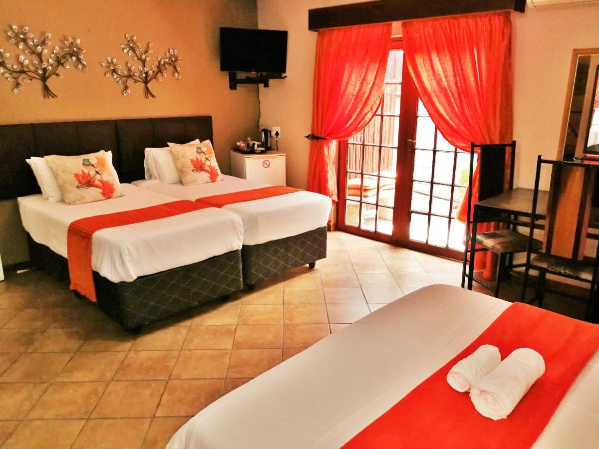 Safari Guesthouse Vryburg Buitenkant foto